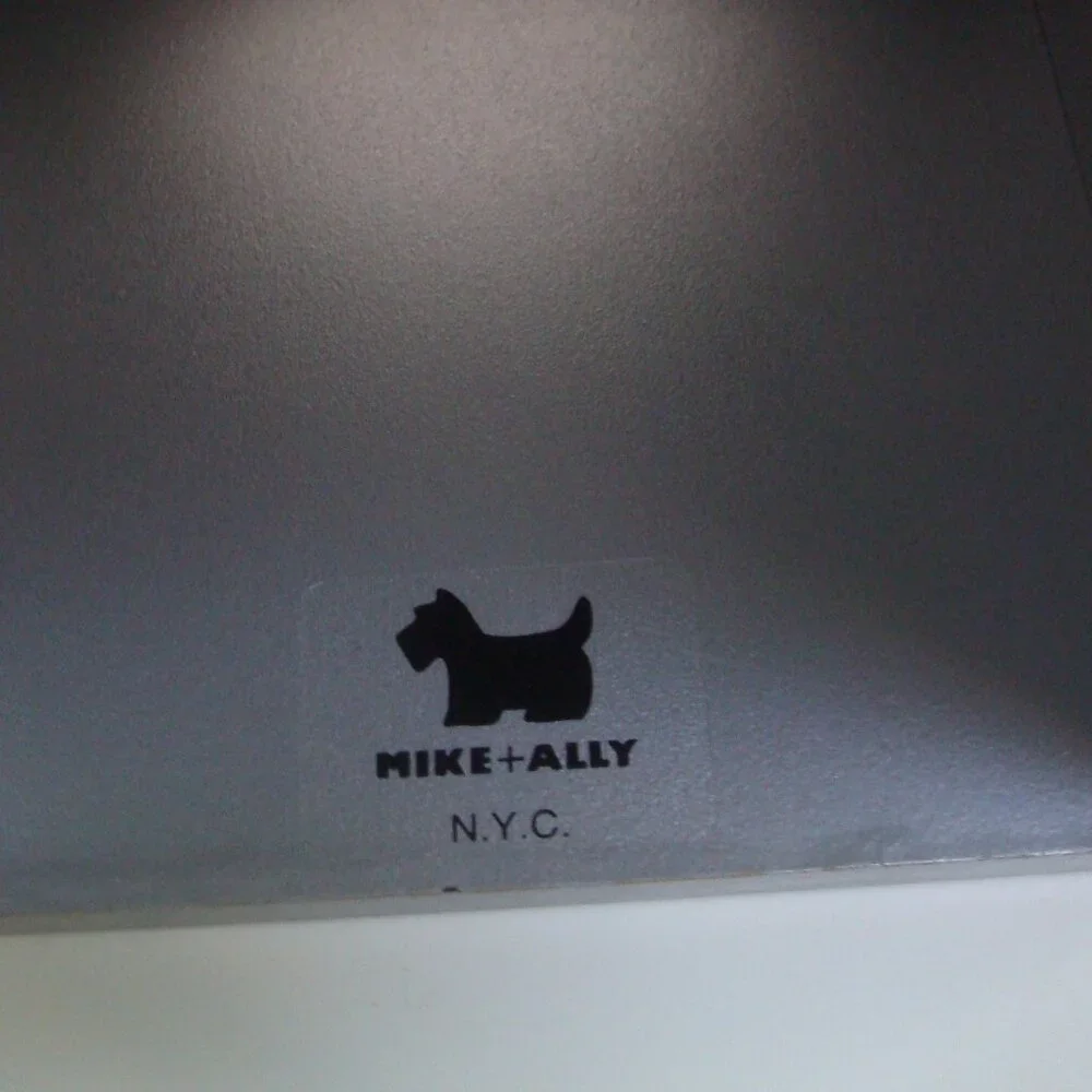 MIKE+ALLY NYC Crystal Ebony Black Boutique Tissue Box Cover *with flaws*